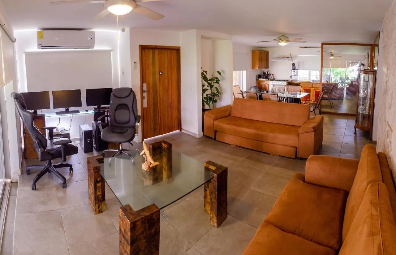 Casa Cancun Nichupte Hostal 0*,  México